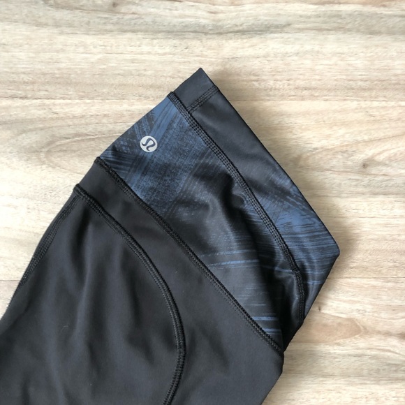 Lululemon Crops Size 4 - Picture 3 of 9